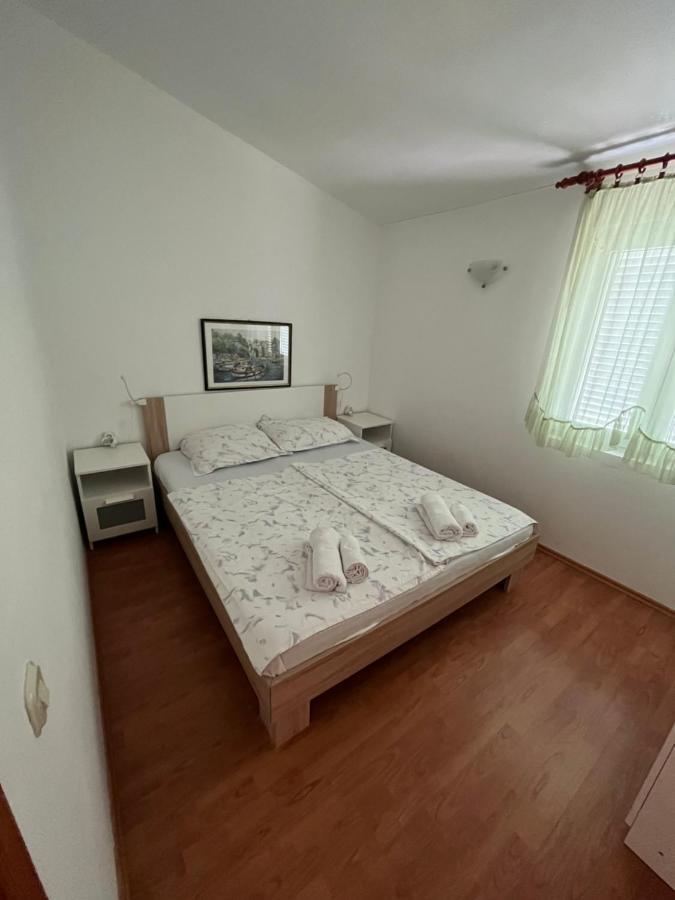Apartments And Rooms Markovski Palit Exterior foto