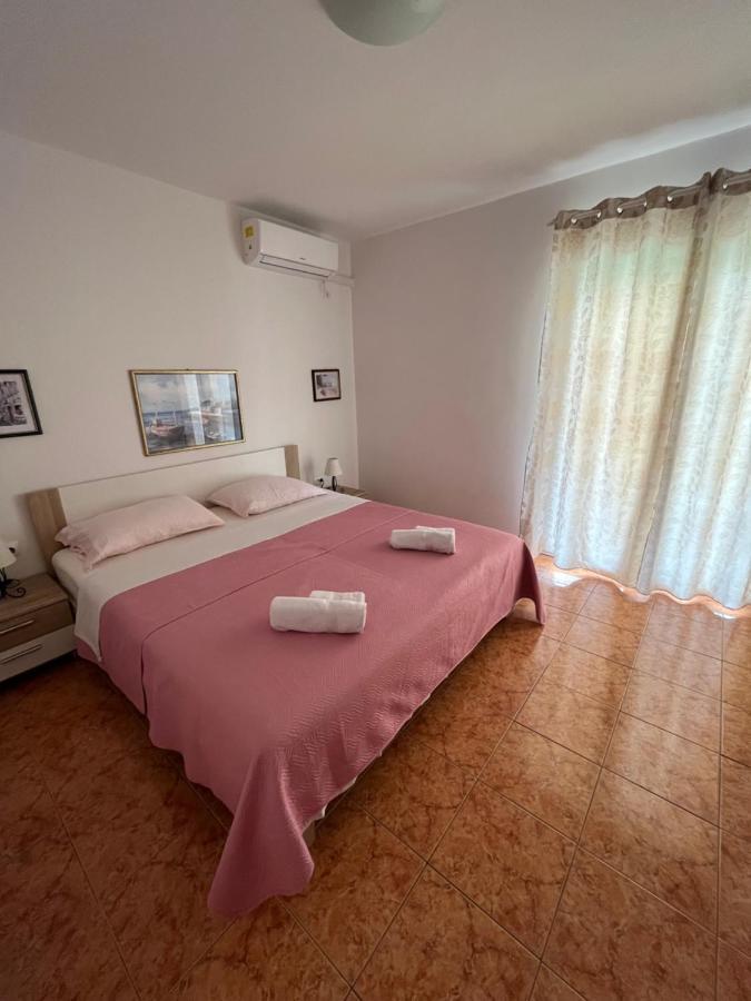 Apartments And Rooms Markovski Palit Exterior foto