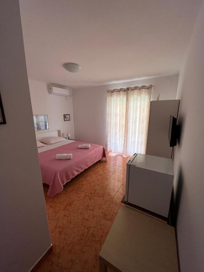 Apartments And Rooms Markovski Palit Exterior foto