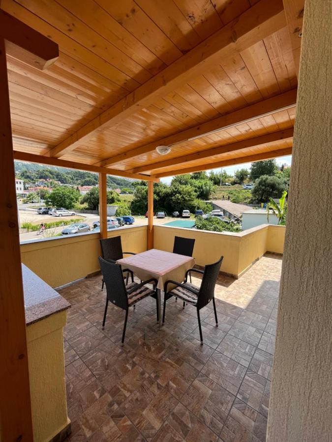 Apartments And Rooms Markovski Palit Exterior foto