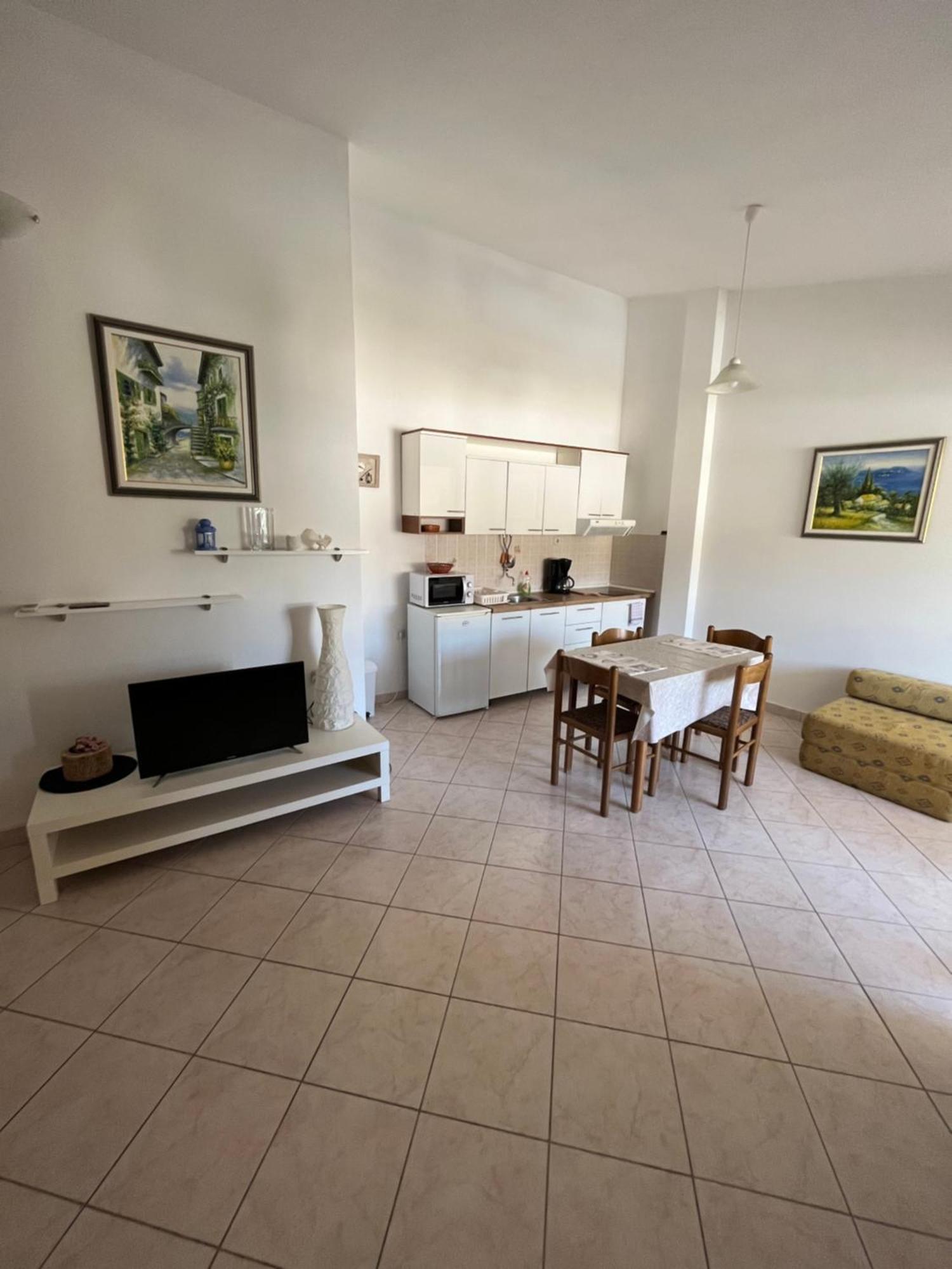 Apartments And Rooms Markovski Palit Exterior foto