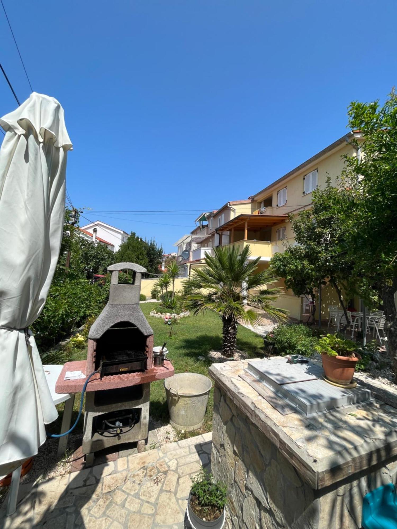 Apartments And Rooms Markovski Palit Exterior foto