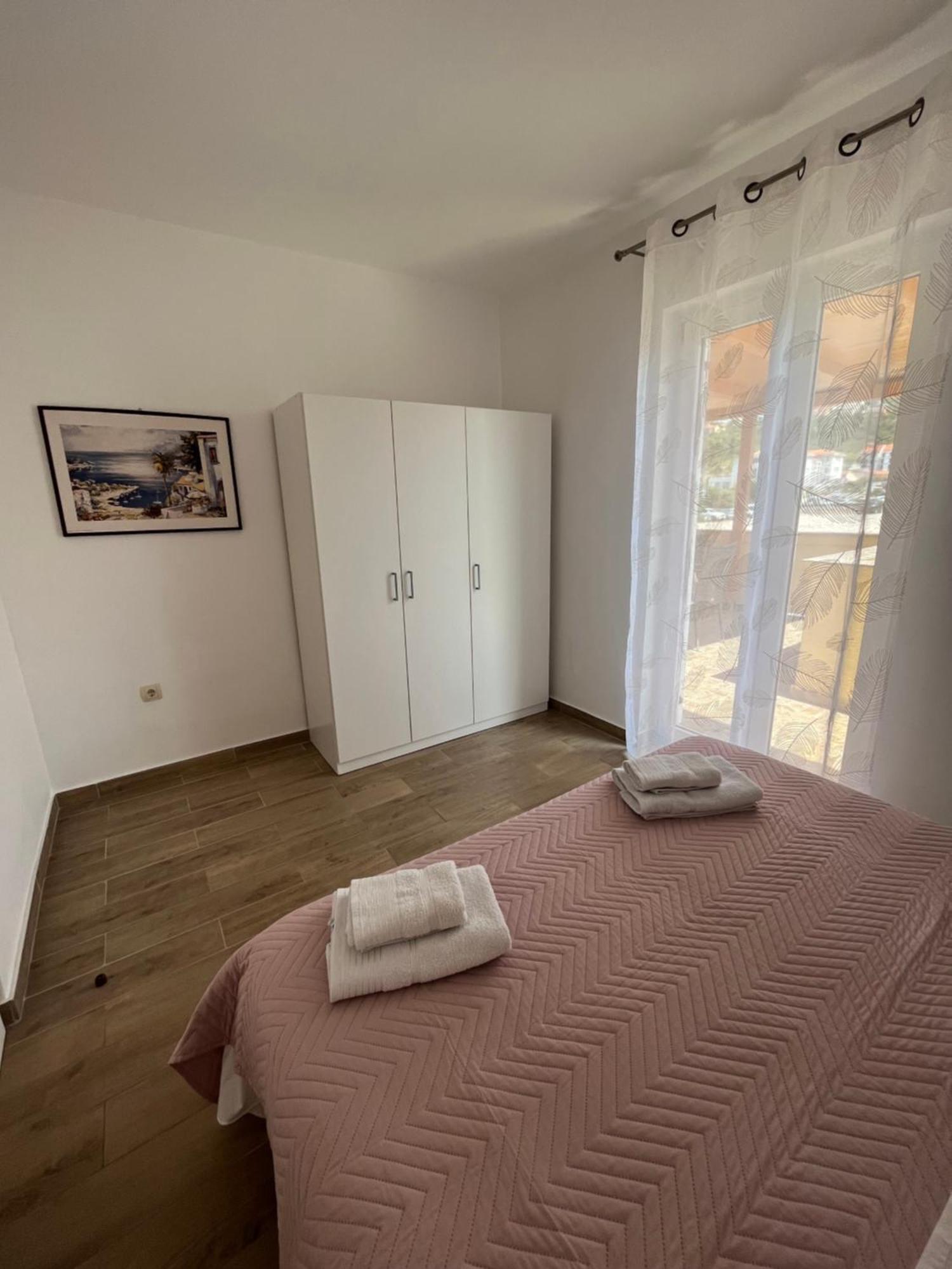 Apartments And Rooms Markovski Palit Exterior foto